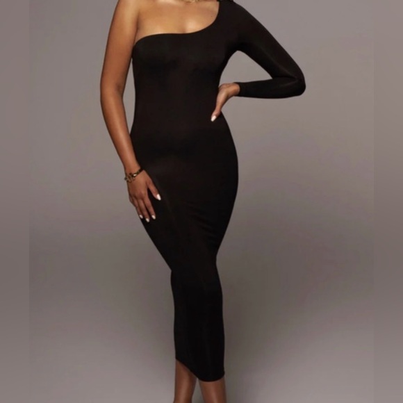 JLUXLABEL Dresses & Skirts - JLUXLABEL Chic Black One-Shoulder Dress NWOT